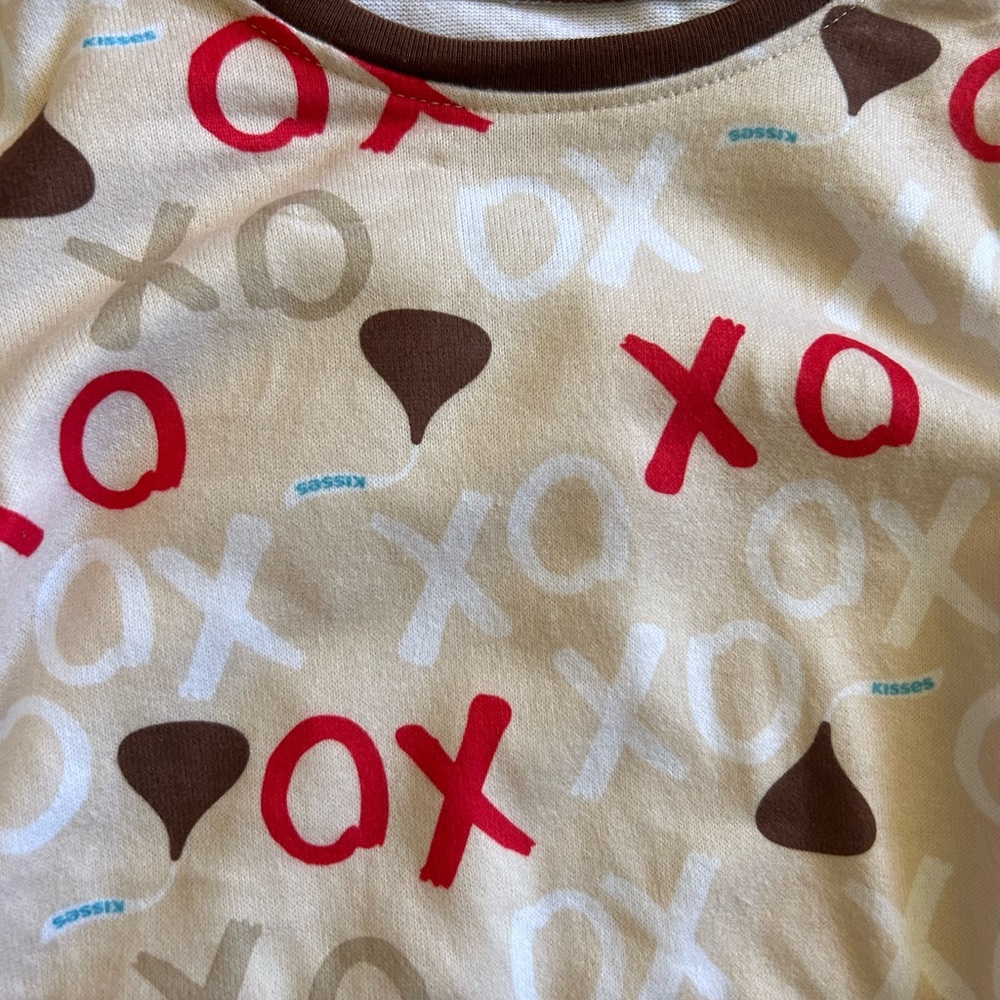 XO Pattern Pajama Set - Picture 3 of 7